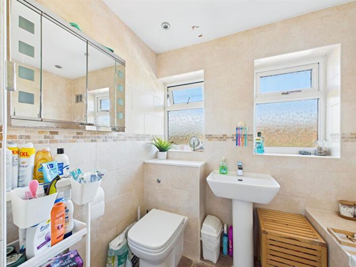 3 Bedroom Terraced House For Sale In Curlew Way, Wirral, CH46