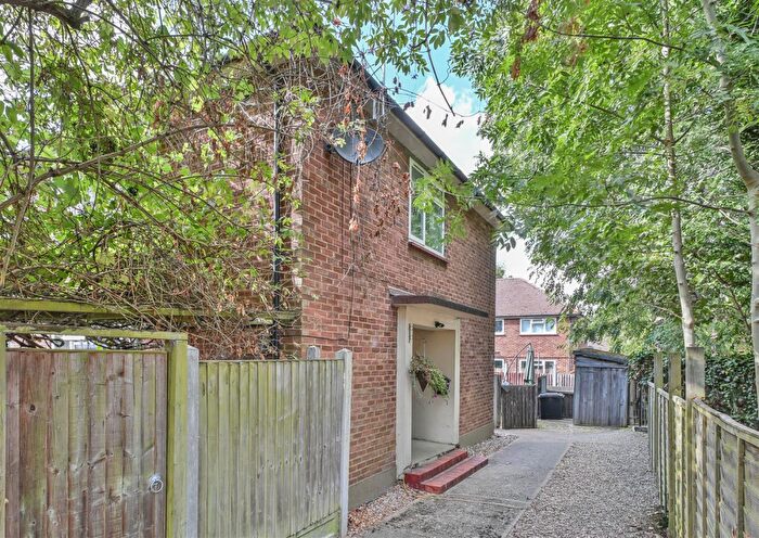 2 Bedroom Apartment For Sale In Rowan Green East, Brentwood, CM13