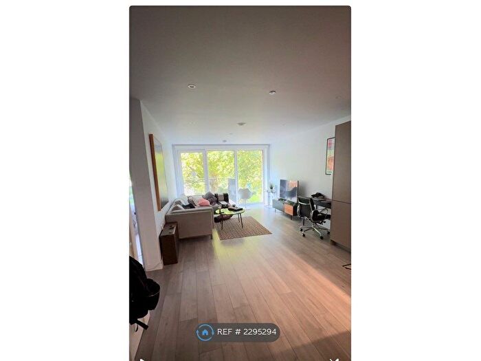 1 Bedroom Flat To Rent In Vowler House, London, SE17