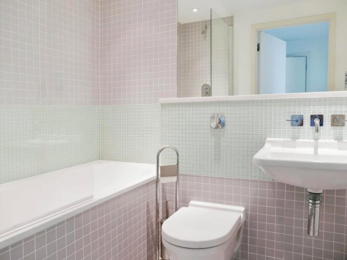 1 Bedroom Flat To Rent In Manor Mills, Ingram Street, Leeds, West Yorkshire, LS11
