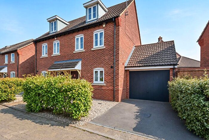 3 Bedroom Semi-Detached House To Rent In Apple Down, Didcot, Oxfordshire, OX11