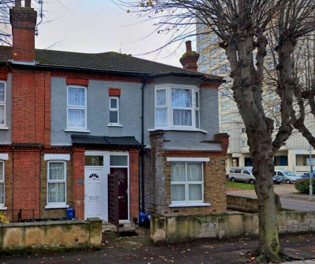 2 Bedroom Flat To Rent In Salisbury Avenue, Westcliff-On-Sea, SS0