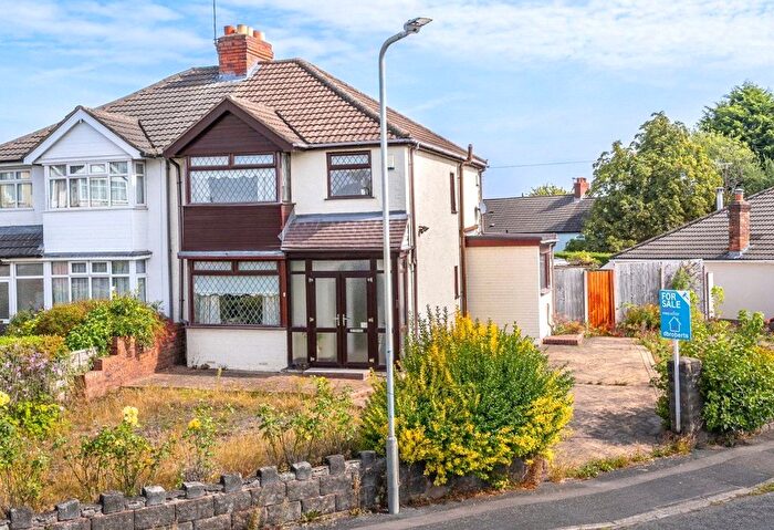 3 Bedroom Semi-Detached House For Sale In Marshall Road, Willenhall, Wolverhampton, West Midlands, WV13