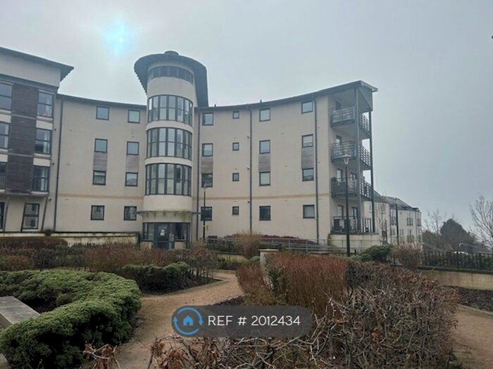 2 Bedroom Flat To Rent In Rowan Court, Swindon, SN1
