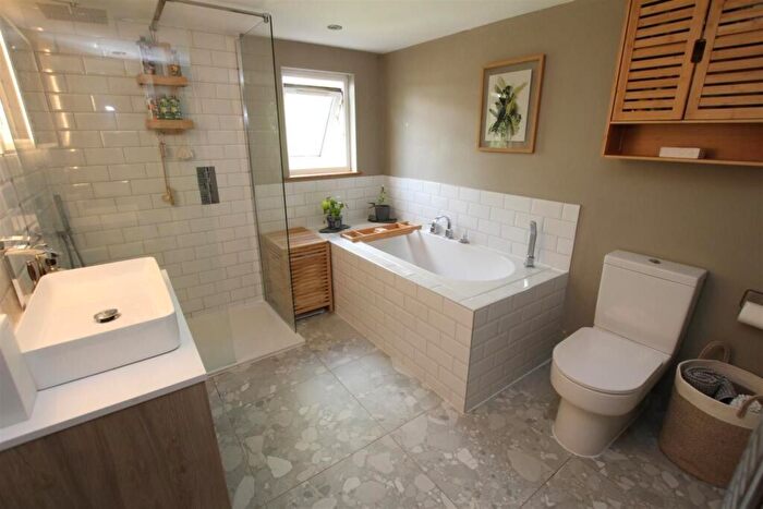 3 Bedroom Semi-Detached House To Rent In The Avenue, Pinner, HA5
