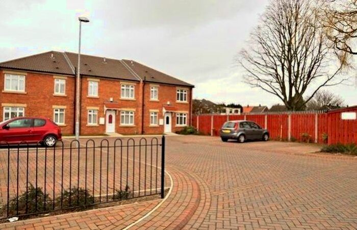 2 Bedroom Flat To Rent In Penshurst Mews, Hessle, HU13