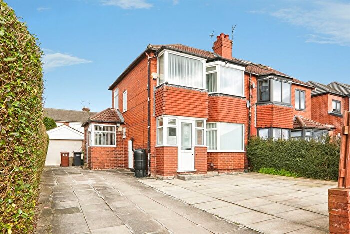 3 Bedroom Semi Detached House For Sale In Roper Avenue, Leeds, LS8