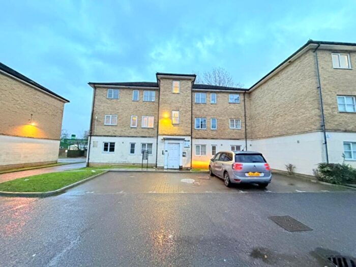 2 Bedroom Flat To Rent In Causton Square, Dagenham, RM10
