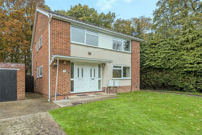 1 Bedroom Maisonette To Rent In West Drive, Calcot Park, Reading, Berkshire, RG31