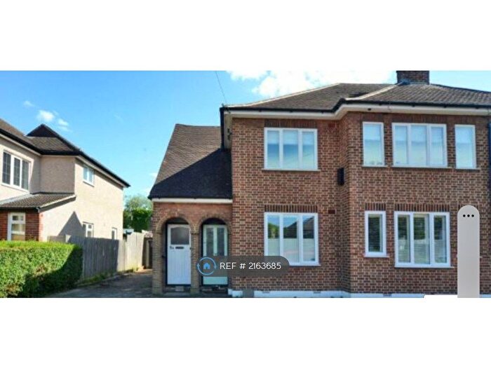 2 Bedroom Maisonette To Rent In Scotsdale Close, Cheam, Sutton, SM3