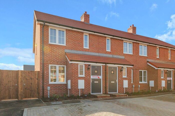 2 Bedroom Detached House To Rent In Hectare Lane, Gravesend, Kent DA11