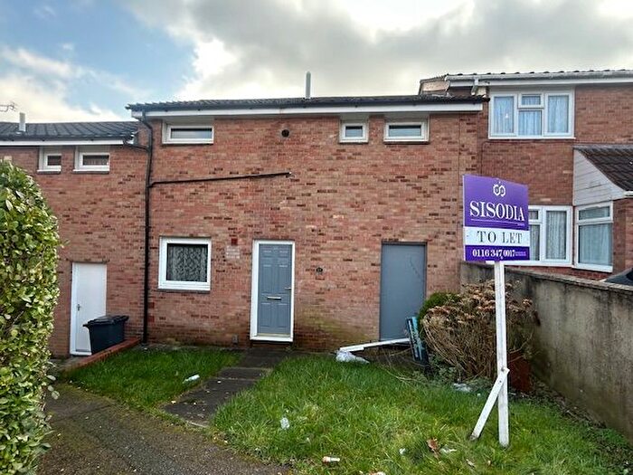 2 Bedroom Town House To Rent In Dudleston Close, Leicester, LE5