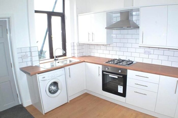 2 Bedroom Terraced House To Rent In Oldham Road, Shaw, OL2