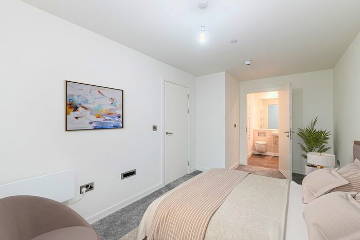 2 Bedroom Flat For Sale In Oxygen Tower, Store Street, Manchester, M1