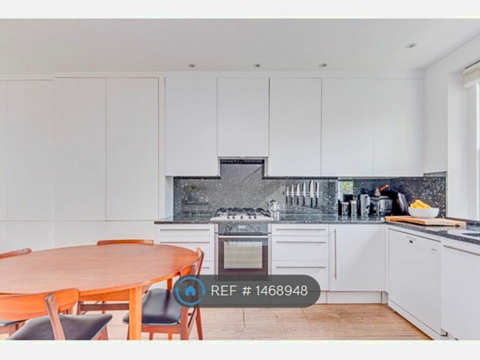 2 Bedroom Maisonette To Rent In Albert Street, London, NW1