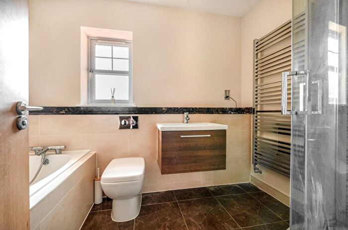 4 Bedroom Detached House For Sale In Tanners Close, Burghfield Common, Reading, Berkshire, RG7