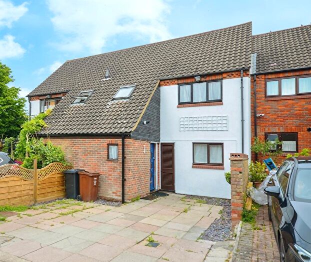 3 Bedroom Terraced House For Sale In Richard Stagg Close, St. Albans, AL1