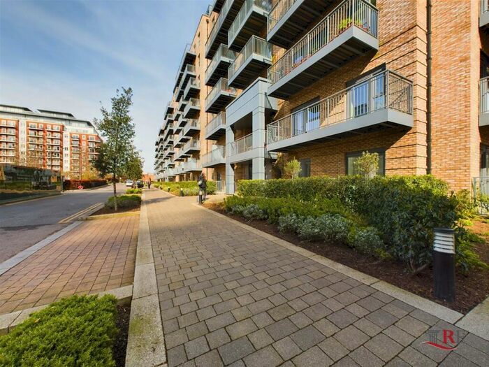 2 Bedroom Flat To Rent In Farington House, East Drive, NW9