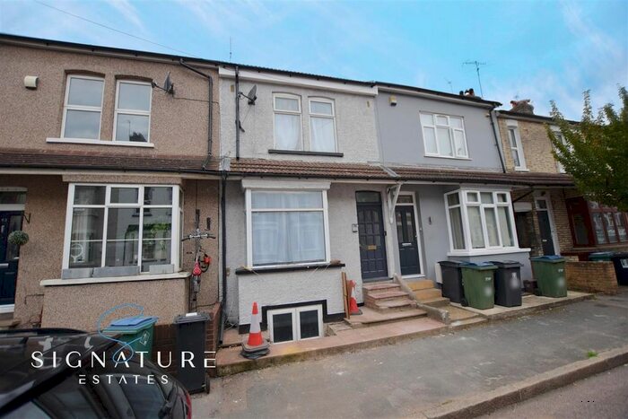 1 Bedroom Terraced House To Rent In Gladstone Road, Watford, WD17