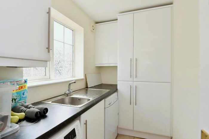 2 Bedroom Flat For Sale In Godwin Way, Stoke-On-Trent, Staffordshire, ST4