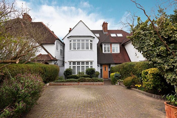 5 Bedroom House For Sale In Wycombe Gardens, Golders Green, NW11