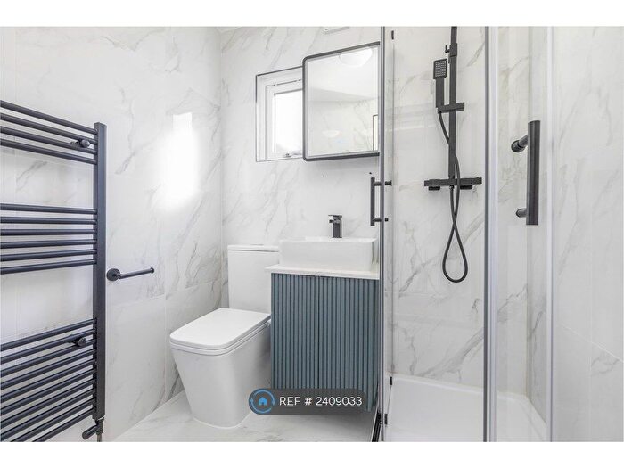 2 Bedroom Flat To Rent In Croxley Road, London, W9
