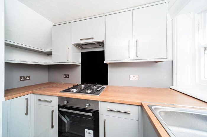 1 Bedroom Flat To Rent In Millers Road, Brighton, BN1