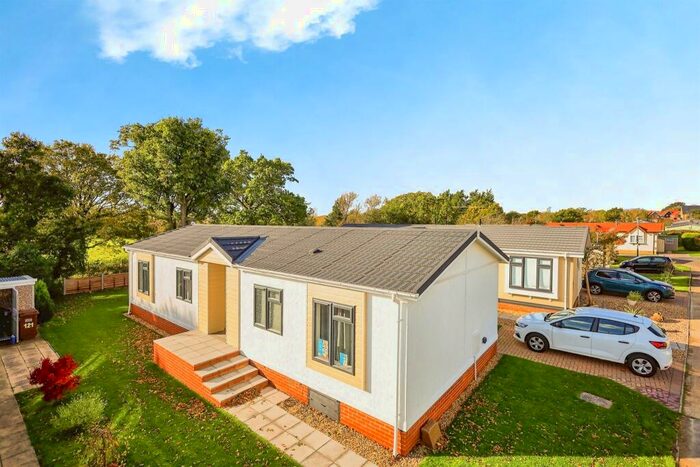 2 Bedroom Park Home For Sale In Mill Road, Hailsham, BN27