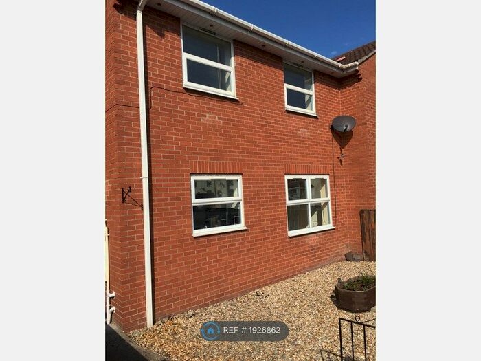 2 Bedroom Semi-Detached House To Rent In Steam Packet Terrace, Bridgwater, TA6