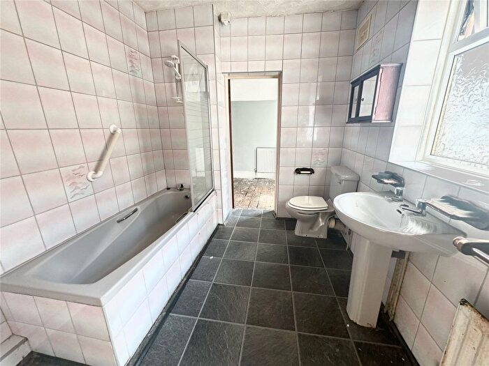 2 Bedroom Terraced House For Sale In Lightburn Street, Runcorn, Cheshire, WA7