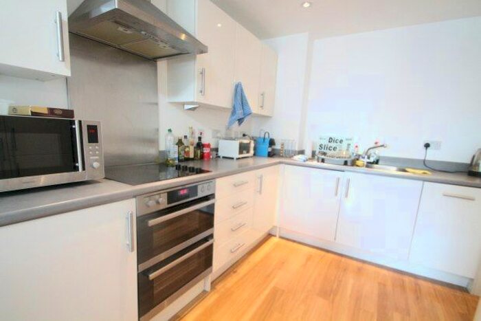 2 Bedroom Flat To Rent In Homesdale Road, Bromley, BR2