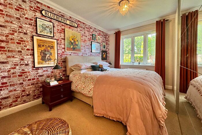 2 Bedroom Flat For Sale In Flagstaff House, Heath Road, Locks Heath, SO31