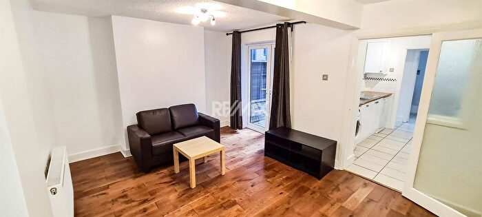 1 Bedroom Flat To Rent In Wisteria Road, London, SE13