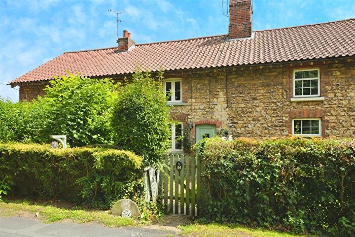 2 Bedroom Cottage For Sale In Appleby Lane, Broughton, DN20