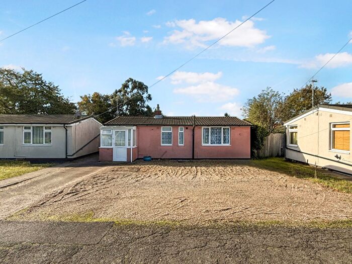 2 Bedroom Bungalow To Rent In Humber Doucy Lane, Ipswich, IP4