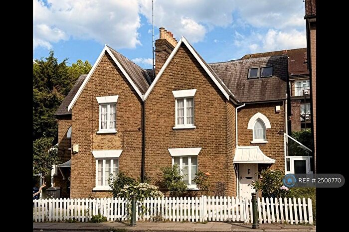 3 Bedroom Semi-Detached House To Rent In Highfield Road, London, NW11
