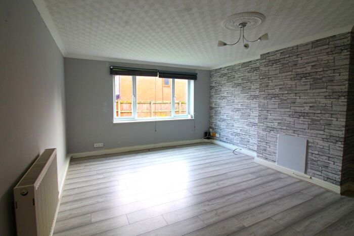 2 Bedroom Flat To Rent In Dean Court, Bolton, BL1