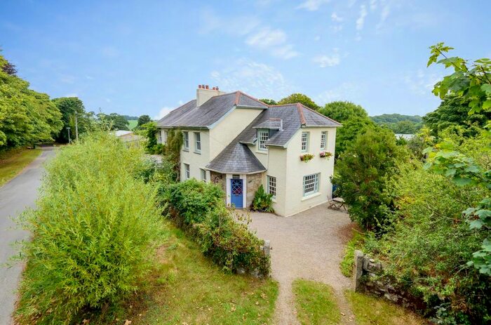 4 Bedroom Semi-Detached House For Sale In Goonreeve, St. Gluvias, Penryn, TR10