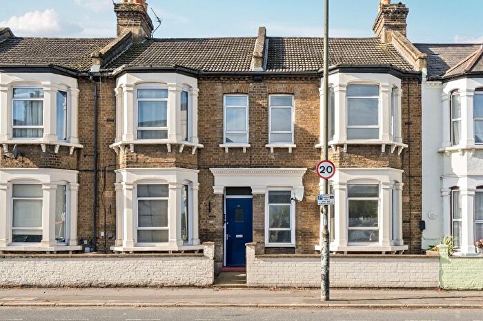2 Bedroom Flat For Sale In Haydons Road, Wimbledon, London, SW19