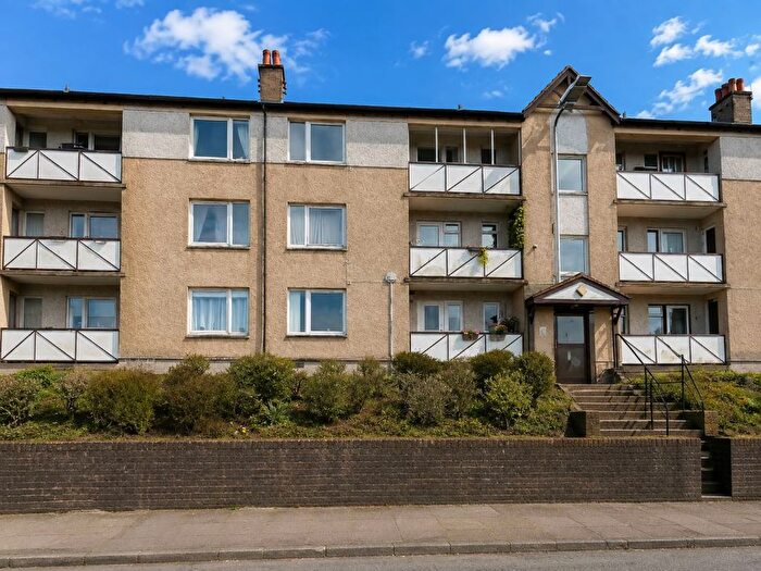3 Bedroom Flat For Sale In Morrison Drive, Aberdeen, Aberdeenshire, AB10