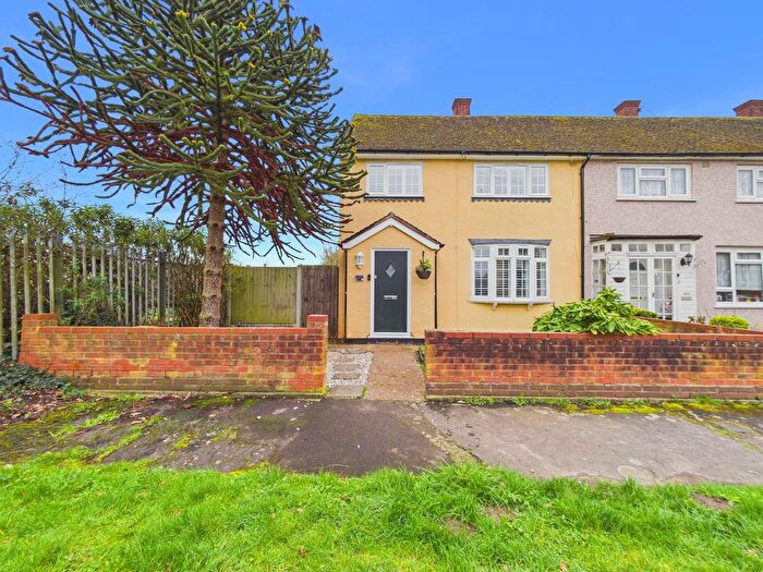 3 Bedroom End Of Terrace House For Sale In Hamble Lane, South Ockendon, RM15