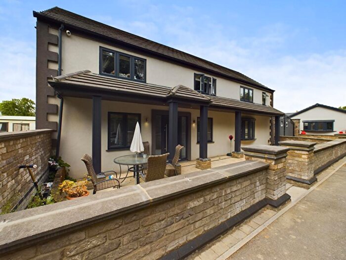 5 Bedroom Detached House For Sale In Palmers Road, Fengate, Peterborough, PE1