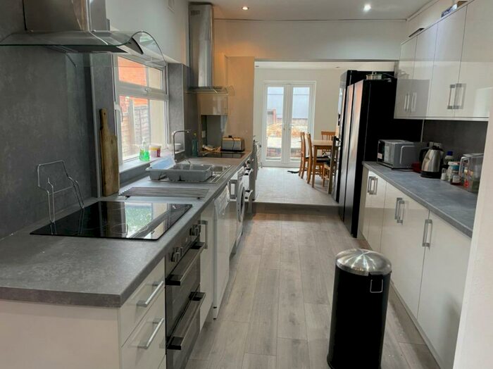 8 Bedroom Terraced House To Rent In Tiverton Road, Sellyoak, Birmingham, B29