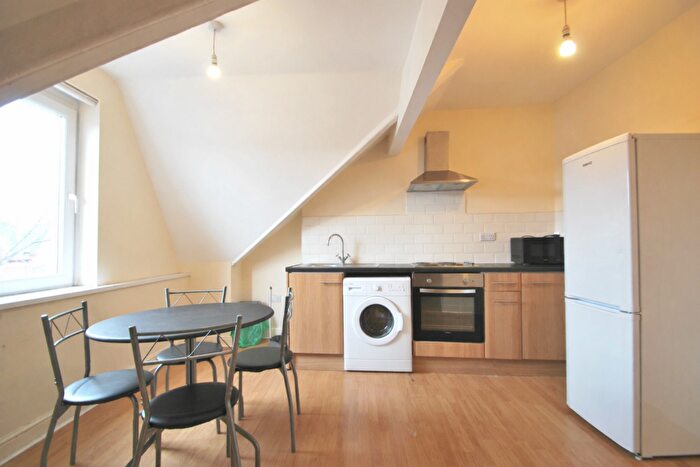1 Bedroom Flat To Rent In Pen Y Lan Road, Roath, CF24