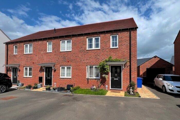 2 Bedroom End Of Terrace House To Rent In Chester Road, Bicester, OX26