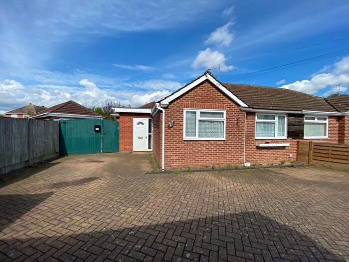 3 Bedroom Bungalow To Rent In Chaucer Close, Canterbury, CT1