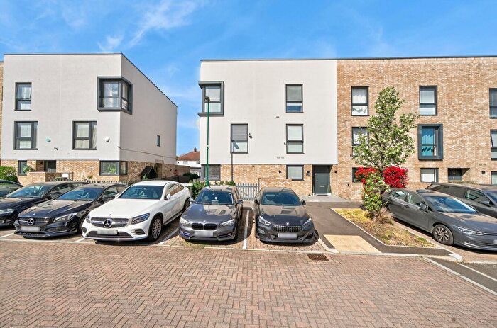 4 Bedroom Terraced House For Sale In Holly Tree Crescent, Carshalton, London, SM5