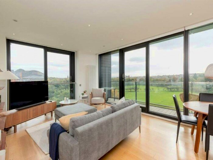 2 Bedroom Flat To Rent In Simpson Loan, Qmile, Edinburgh, EH3