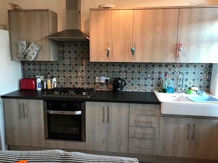 4 Bedroom Semi-Detached House To Rent In B Brudenell Rd, Leeds, LS6