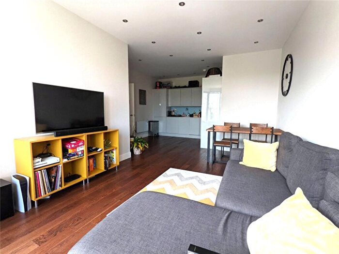 1 Bedroom Apartment To Rent In London Road, Bracknell, Berkshire, RG12